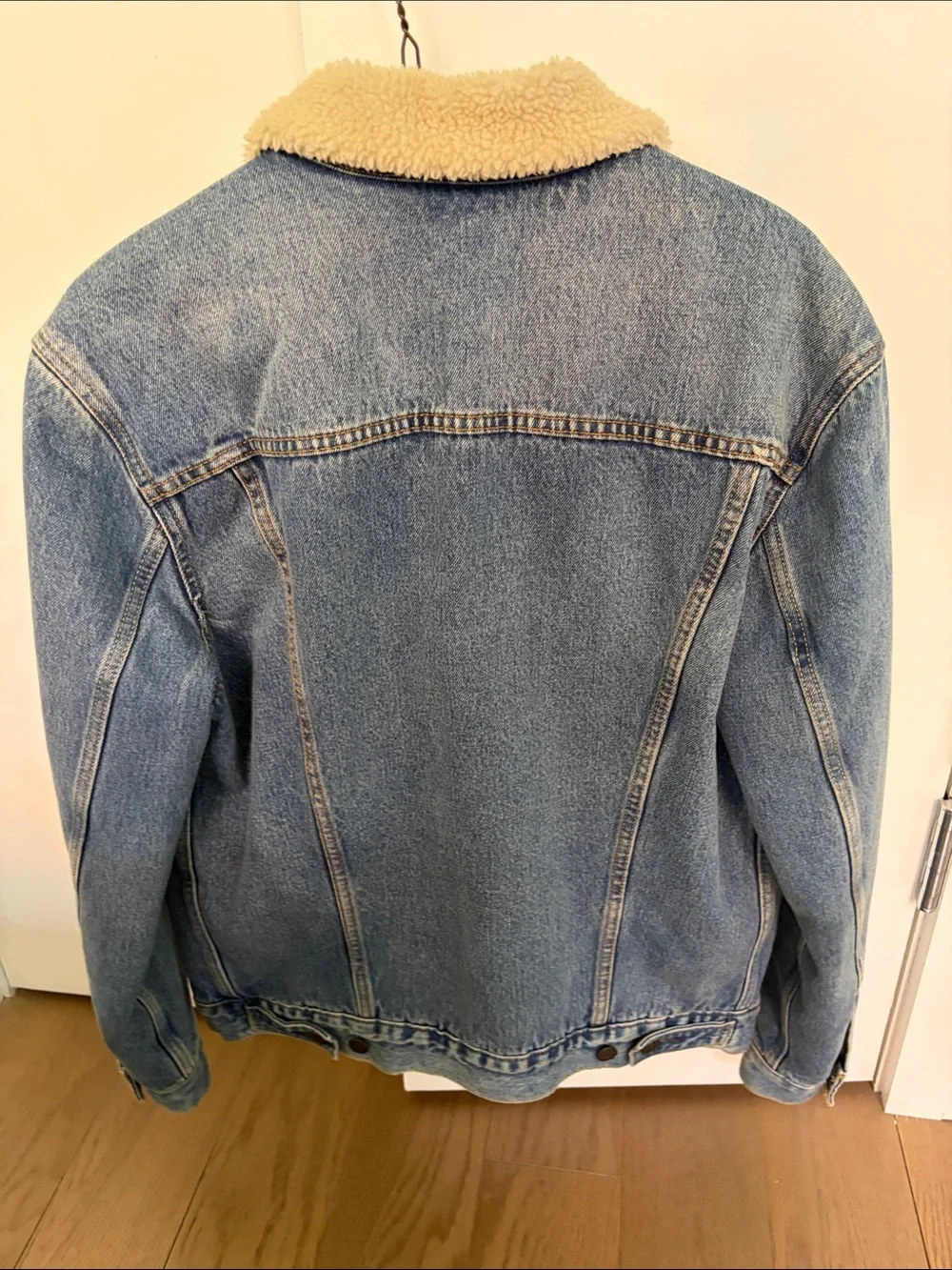 Levi's Blue Denim Sherpa-Lined Jacket - Picture 2 of 3